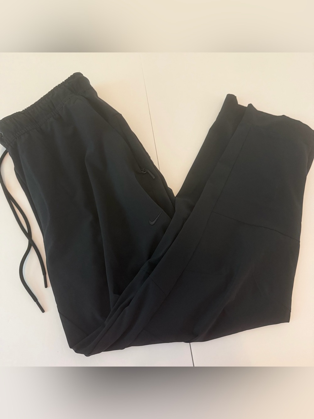 Nike Dri-FIT Black Tapered Training Pants Men’s Size Medium Zip Ankles